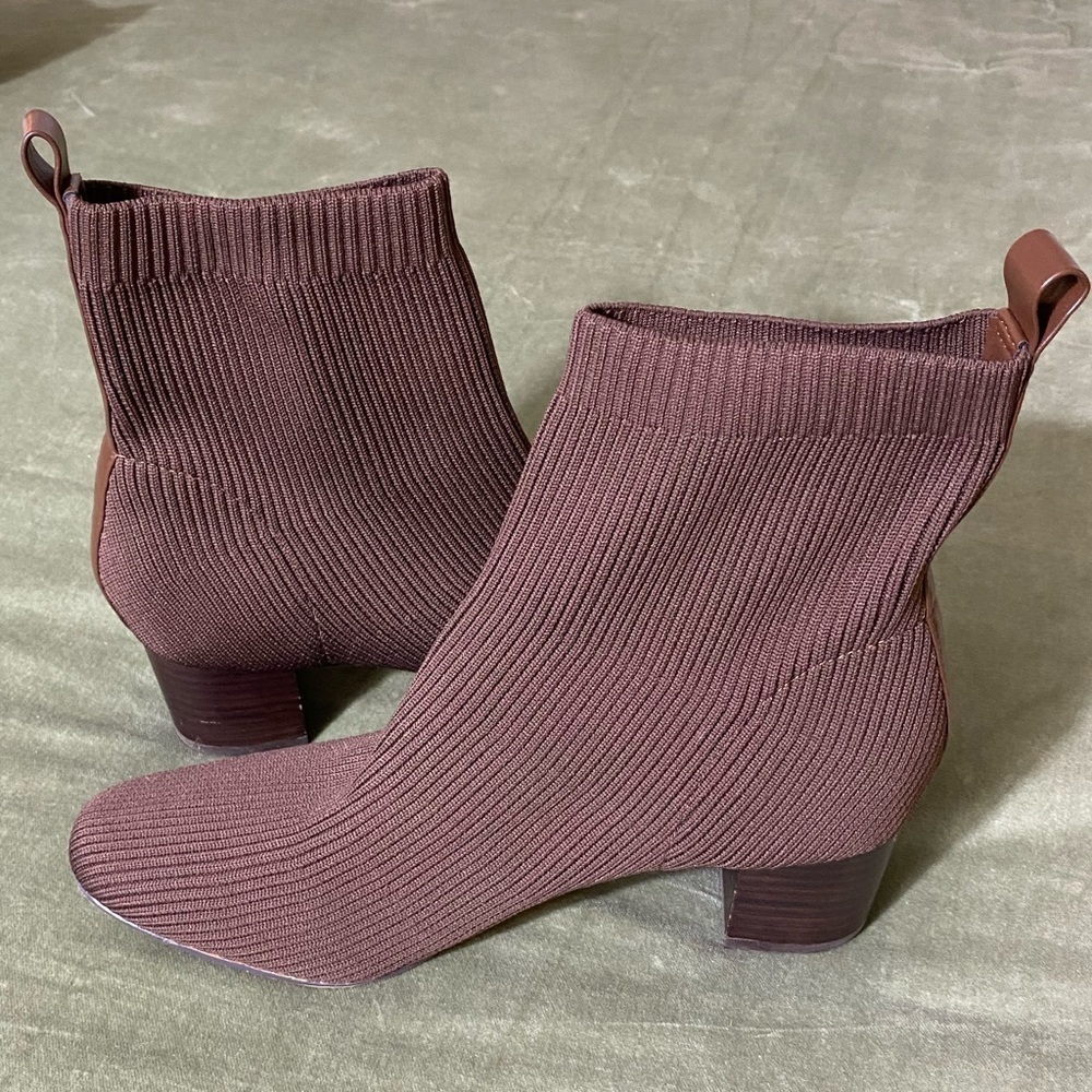 Joie Women’s Ribbed Pull On Stretch Neely
Ankle Boots Black Sz 10 OSS - Picture 8 of 10